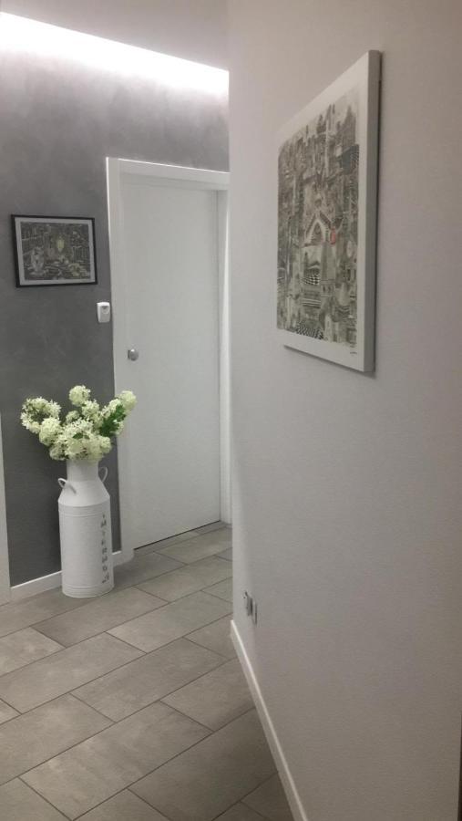 Interno 1 Ciampino Roma Luxury Apartment Con Balcone Luaran gambar