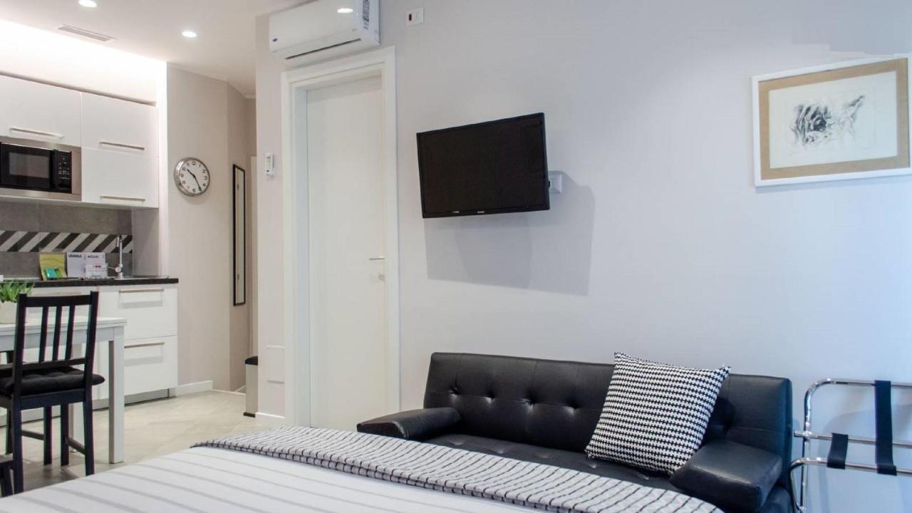 Interno 1 Ciampino Roma Luxury Apartment Con Balcone Luaran gambar