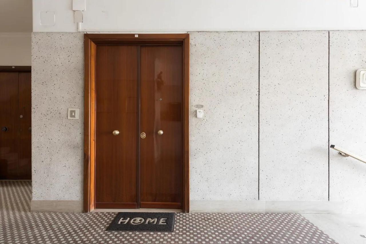 Interno 1 Ciampino Roma Luxury Apartment Con Balcone Luaran gambar